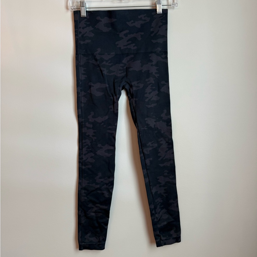 SPANX Black and Gray Leggings with Stretch Fit